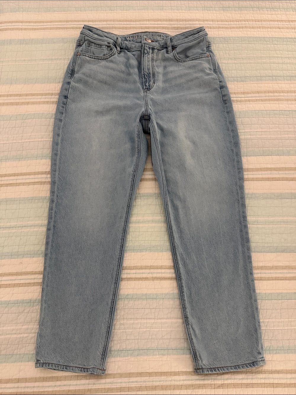 American Eagle Mom Strigid Jean - 10 SHORT 👖